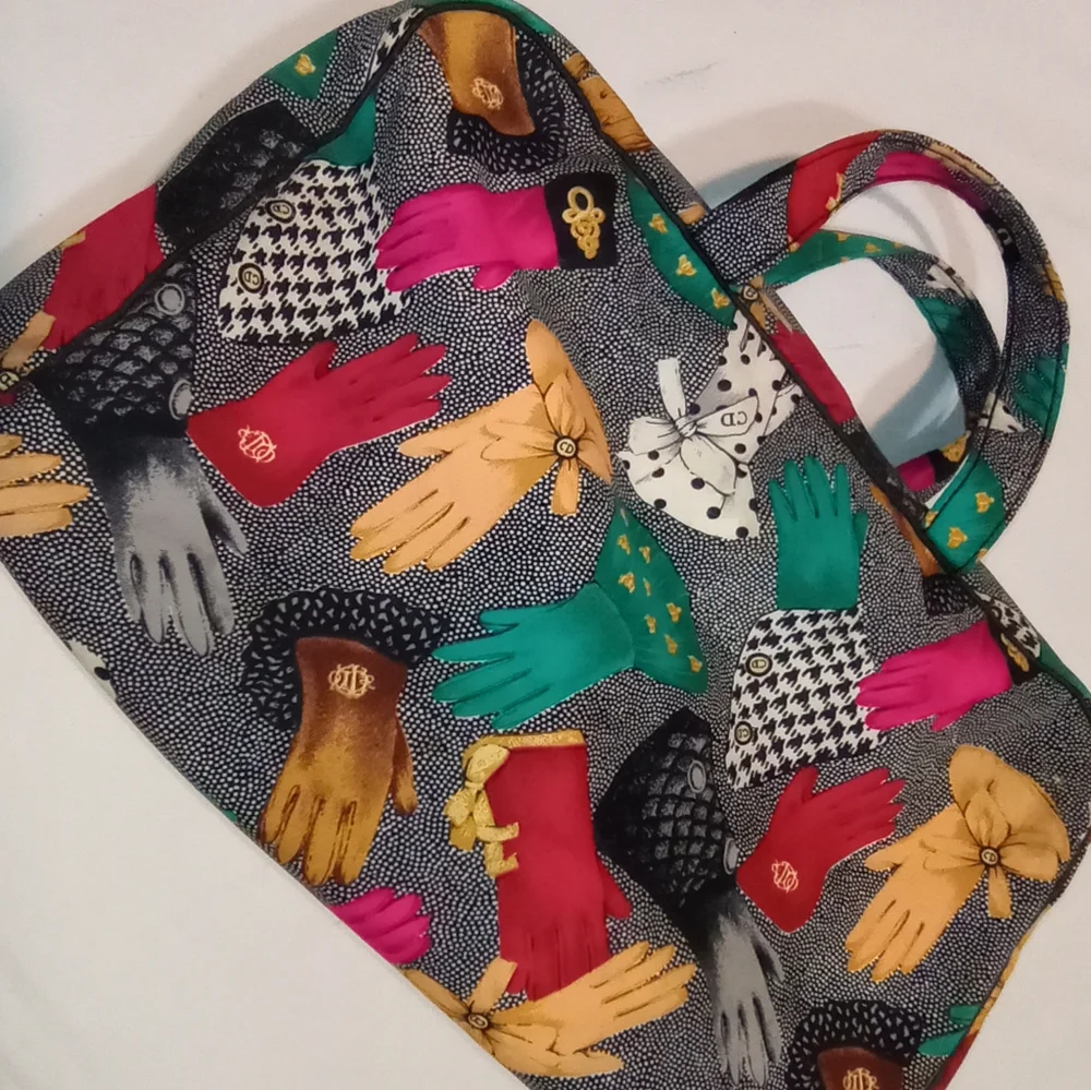 Christian Dior Gloves Print Vanity Bag - Picture 6 of 16